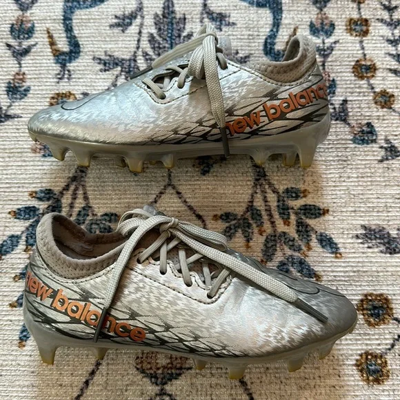 New Balance Kids' Soccer Cleats (W) - Picture 1 of 8